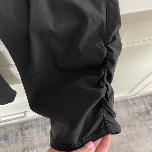 Eddie Bauer Pull On Cropped Capri Nylon Cargo Pants Easy Care Black Sz 12 - Picture 9 of 15